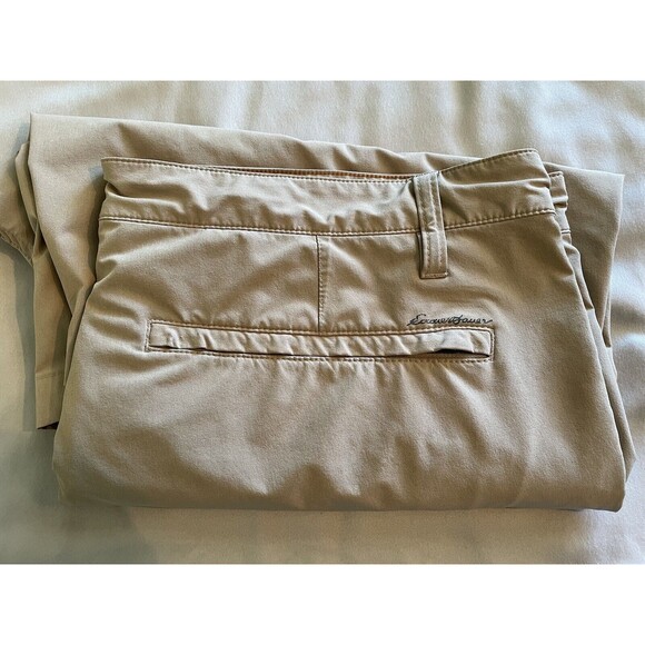 Eddie Bauer Shorts Mens 38 Beige Brown Chino Flat Front Flexion Amphib Stretch - Picture 7 of 8